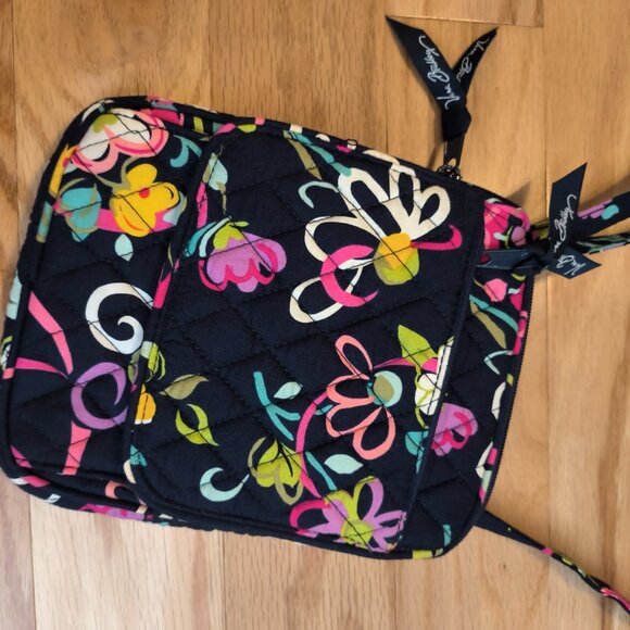 Vera Bradley Crossbody Bag In Cotton, Navy Floral, NWOT - Picture 2 of 11